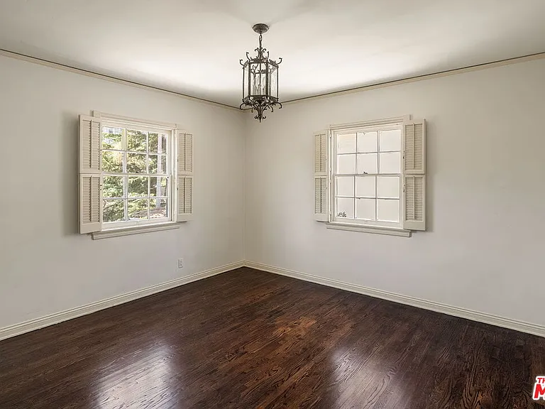 1063 Selby Ave — Photo 12