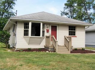 556 Wesley Ave, Elyria, OH 44035