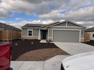 8302 Georgetown Dr, Bakersfield, CA 93307