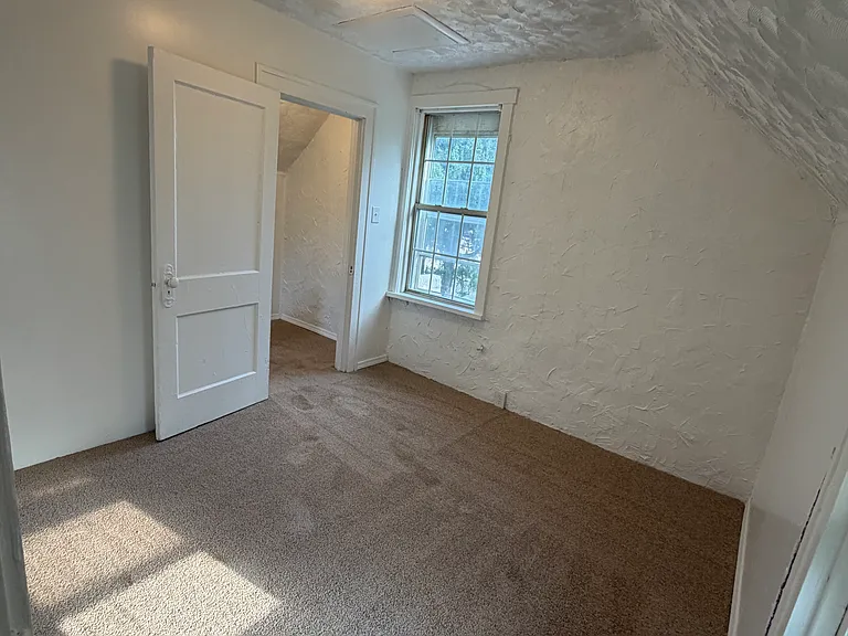 669 McKinley Ave — Photo 4