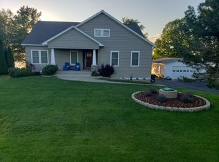 21011 Storrs Rd, Sackets Harbor, NY 13685