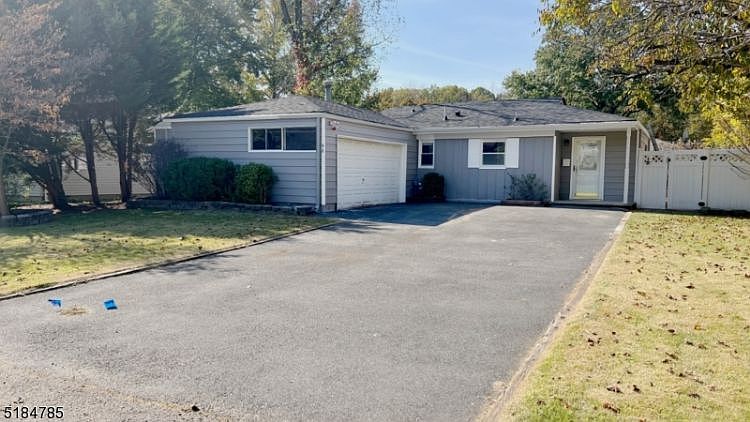 2nd image of 48 Emwood Dr