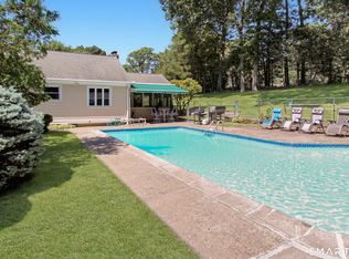 21 Twin Circle Dr, Trumbull, CT 06611