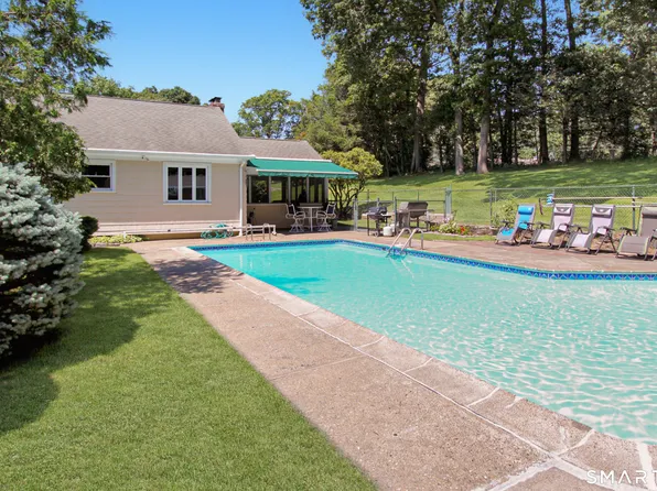 21 Twin Circle Drive, Trumbull, CT 06611