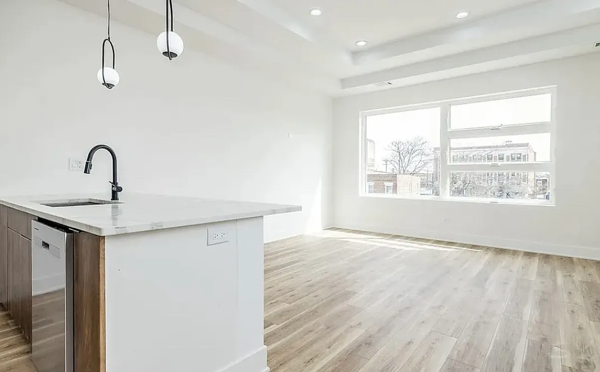 3 bed, 1400 sqft, $2,300 — Photo 3