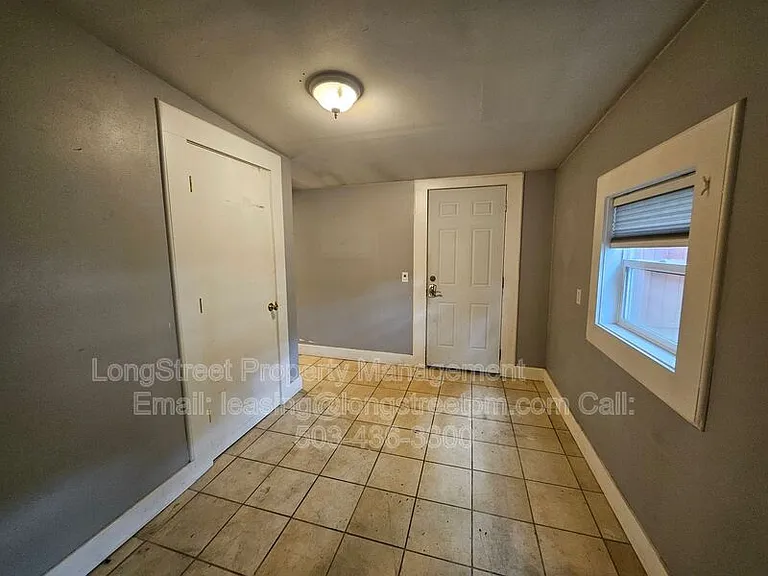 1734 SW Market St — Photo 11