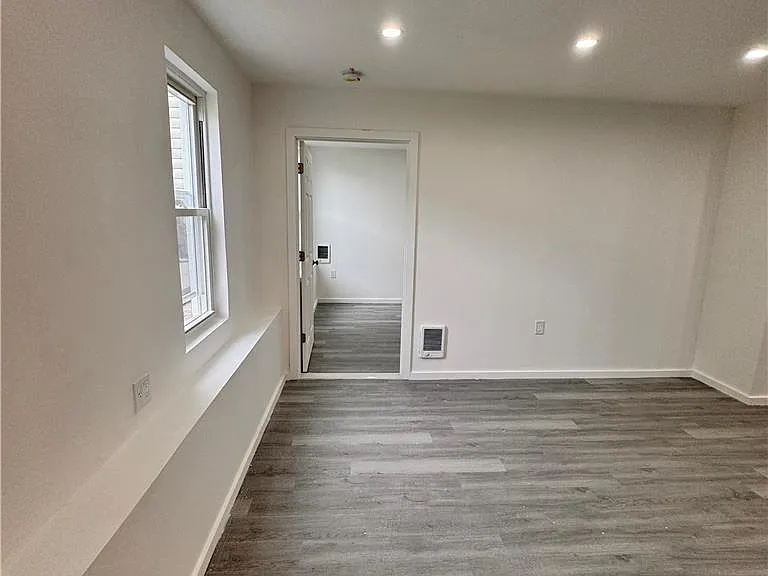 2250 Butler St #102 — Photo 9