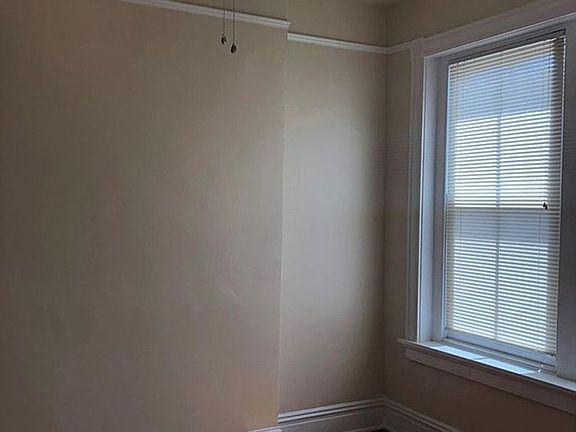 5th image of 1820 W Cary St #A