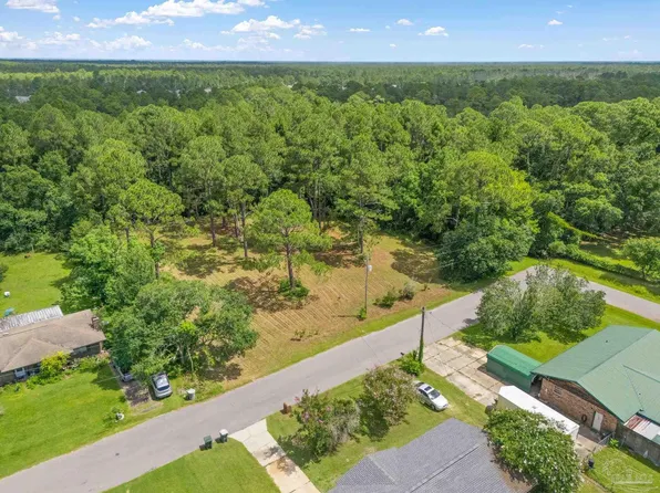 9000 Neptune Dr, Pensacola, FL 32507