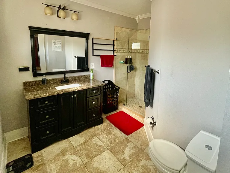 803 E James St — Photo 47