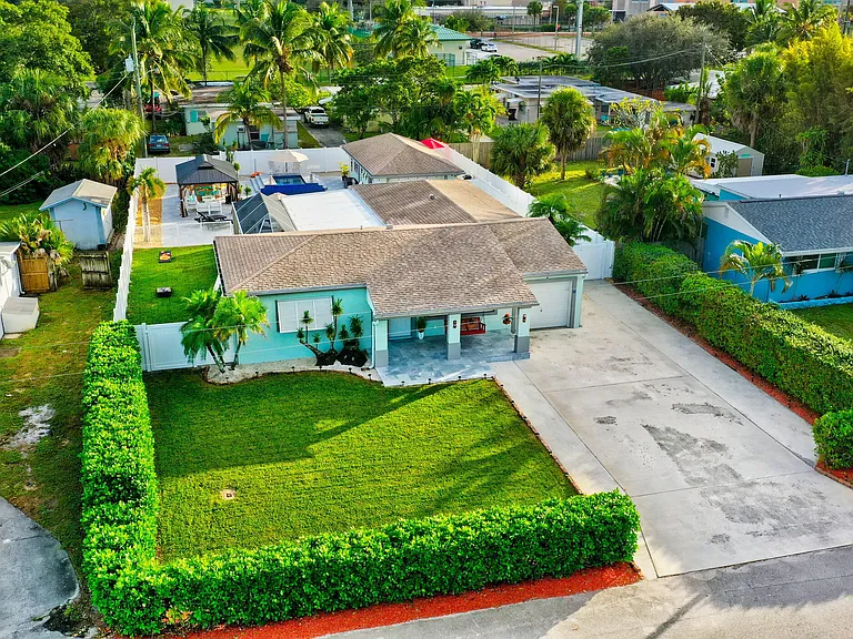 310 Gulfstream Dr — Photo 67