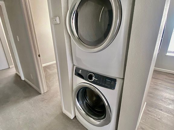 5th image of 1500 Laurel St APT 214