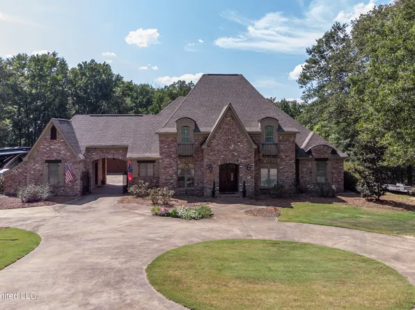 150 Bellewood Dr, Clinton, MS 39056