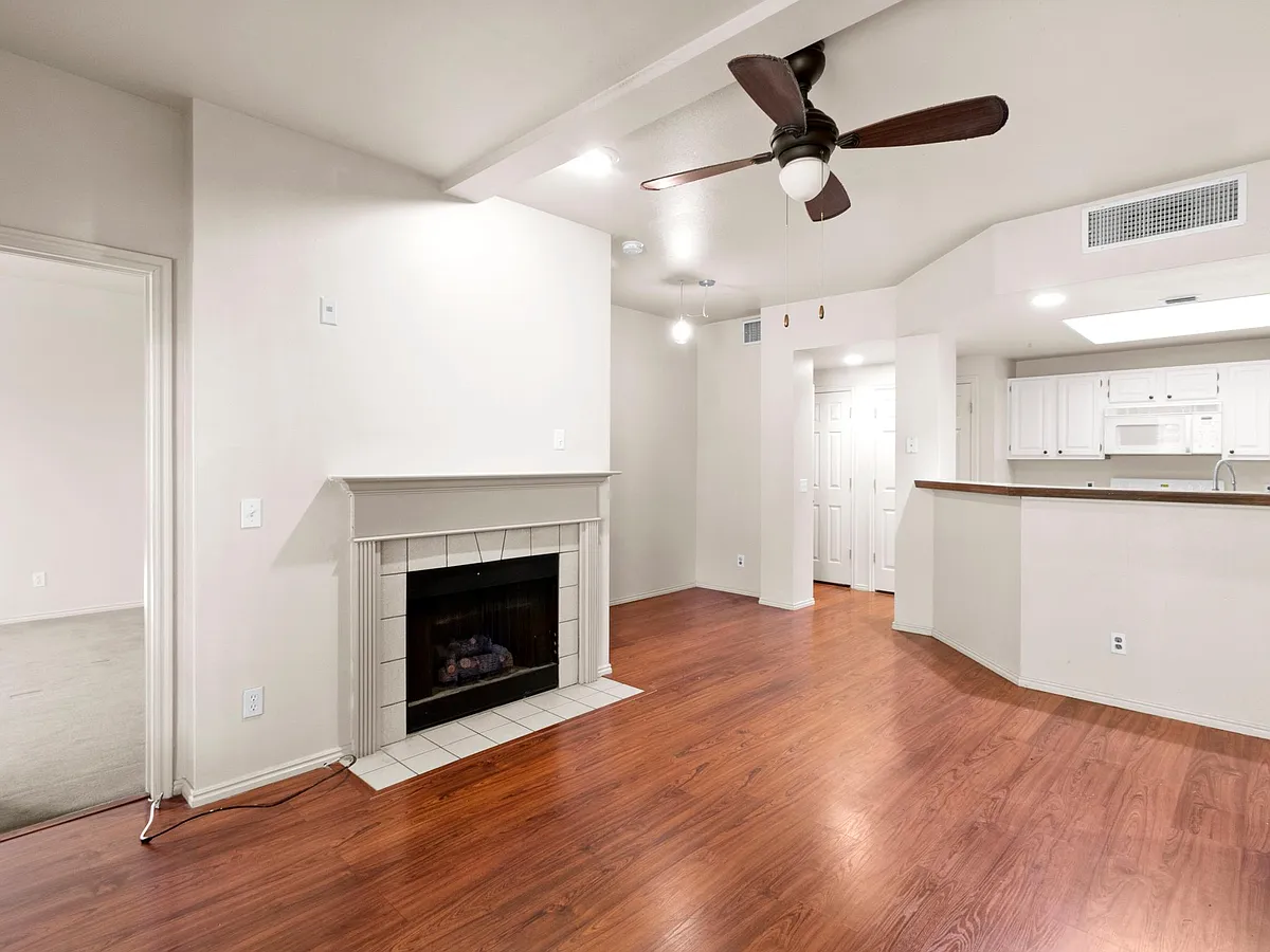 Building Photo - 900 Bitner Rd #M