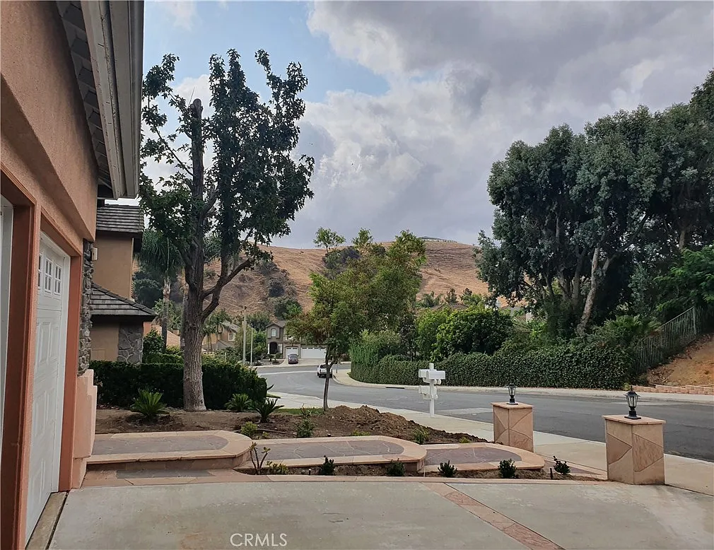 4 bed, 3227 sqft, $5,000 — Photo 2