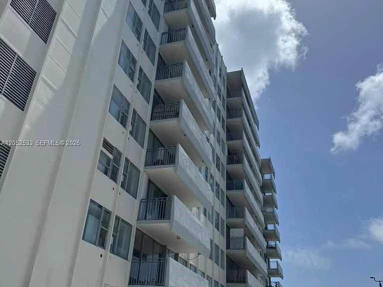7545 E Treasure Dr #8J — Photo 21