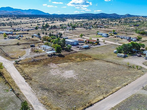 4th image of 2220 N Navajo Pl