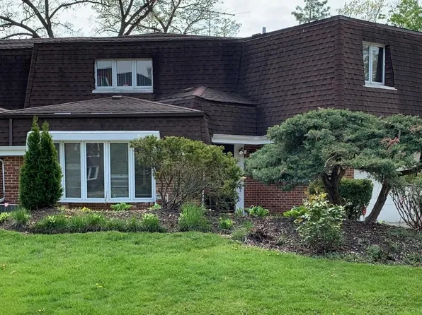 134 Hiawatha Trl, Wood Dale, IL 60191