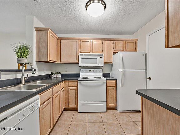 3rd image of 7701 TIMBERLIN PARK Boulevard #821
