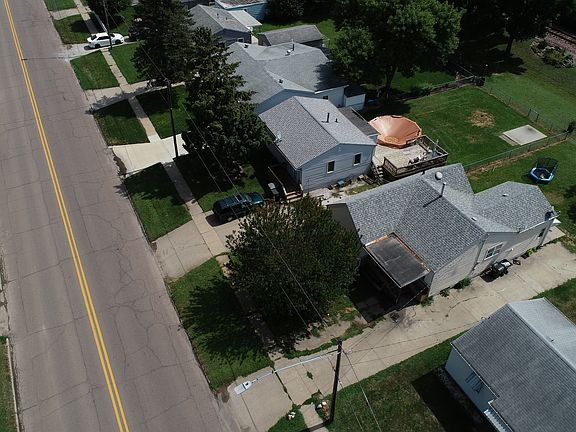 3rd image of 4508 Floyd Blvd