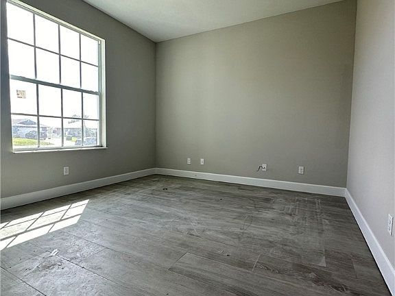 3rd image of 1105 N Gator Circle Cpe