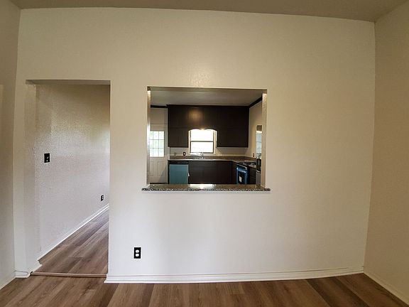 4th image of 1026 N Union Ave