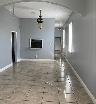 2nd image of 2915 Philip St