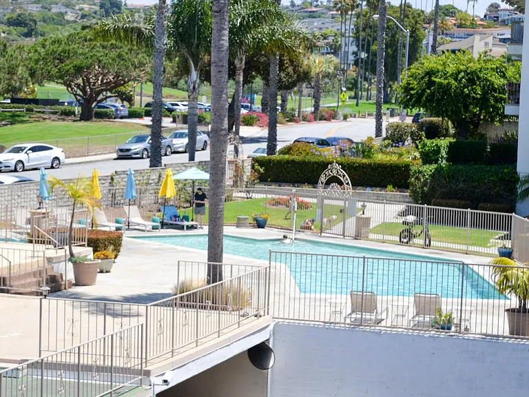 2501 S El Camino Real #202 — Photo 20