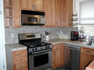 995 E Maple St, Pasadena, CA 91106
