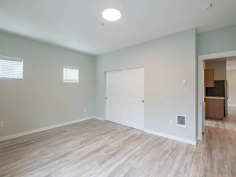 Colima Apartments — Photo 41