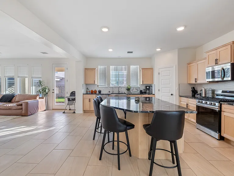 12804 De La Rosa Ave — Photo 10