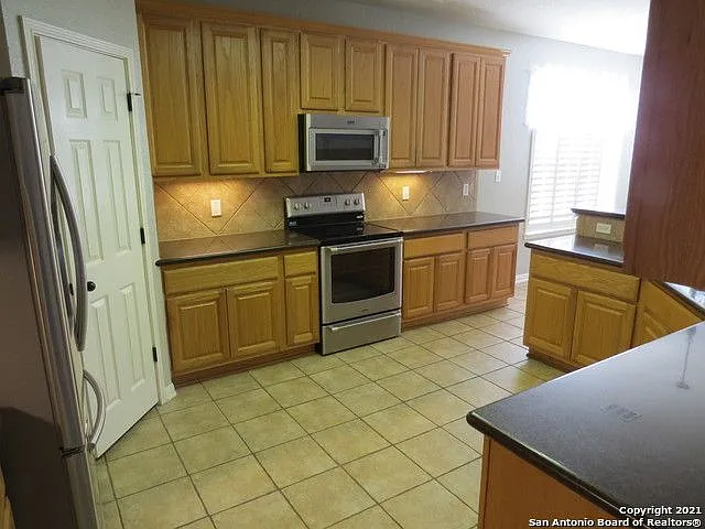 519 Ginsberg Dr — Photo 5