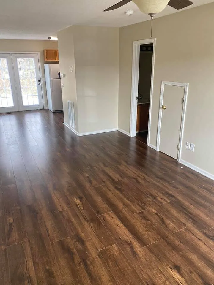 2 bed, 1.5 bath, 975 sqft, $1,300 — Photo 3