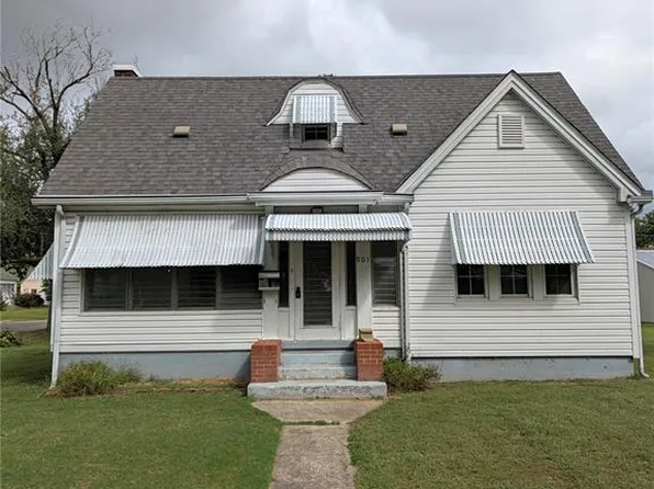 901 E Main St, Steeleville, IL 62288