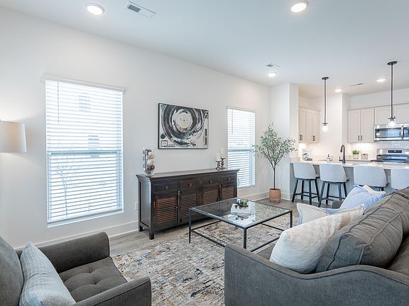 4th image of 1590 S Watkins St