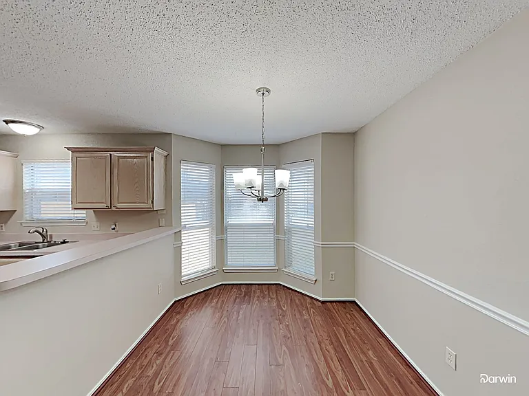 1714 Knob Hill Dr — Photo 5