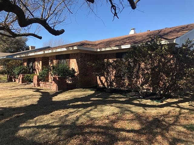 1st image of 2629 Montclair Ln