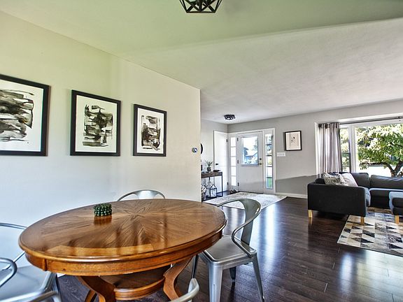 5th image of 55728 Riverdale Dr