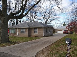 188 27th St NW, Cedar Rapids, IA 52405