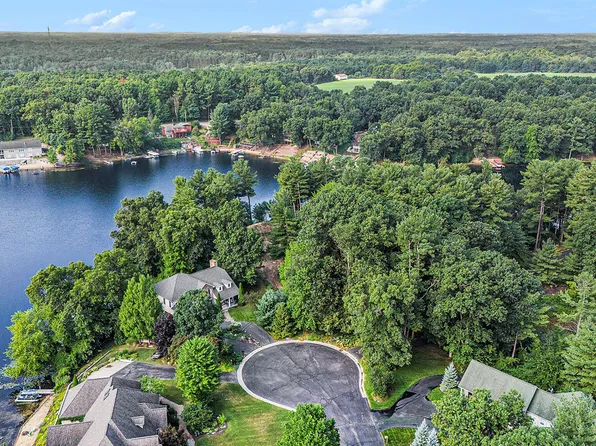 12487 Horseshoe Dr NE, Gowen, MI 49326