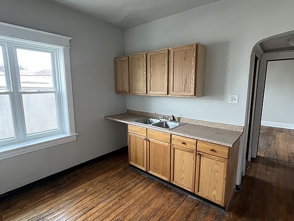 3rd image of 3601 Ivy St APT 3