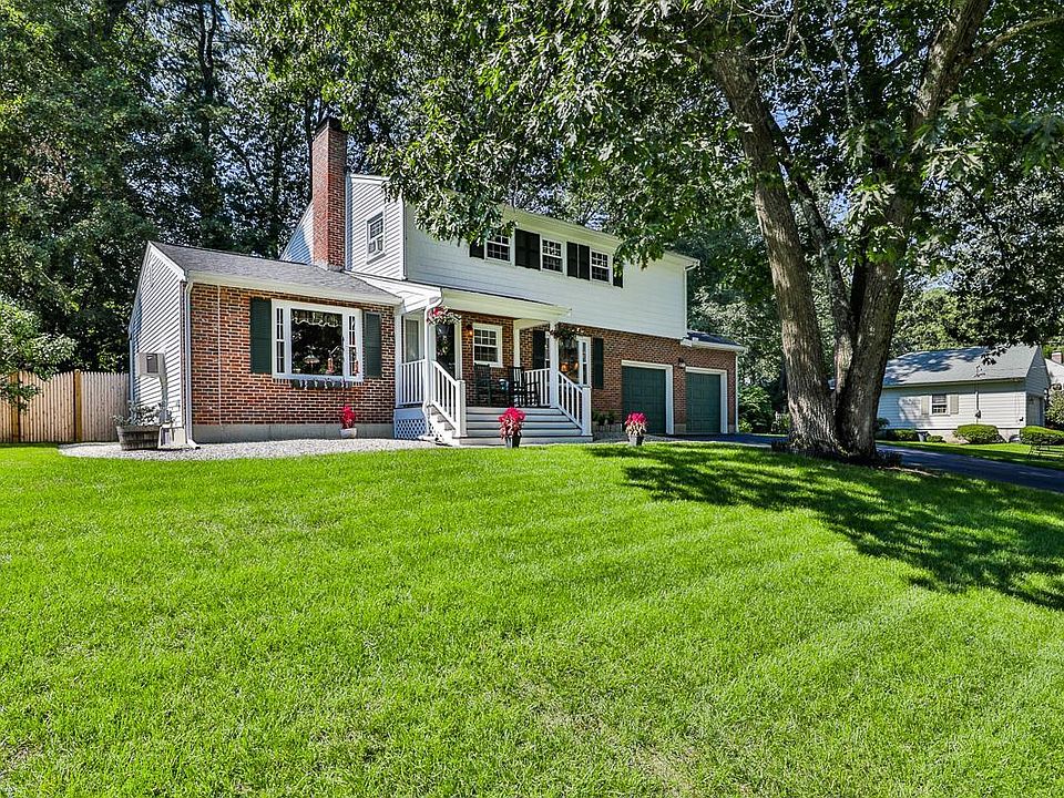 1st image of 34 Woodland Dr