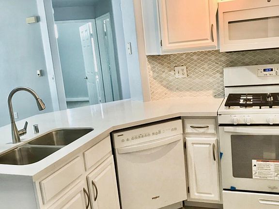 5th image of 8555 W Russell Rd Unit 2100