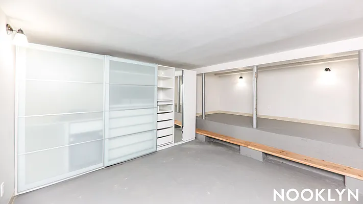 Rented by Nooklyn NYC LLC | media 18