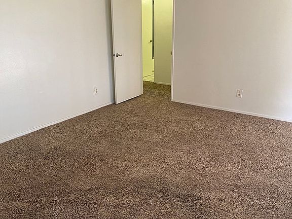 3rd image of 800 E Wright St