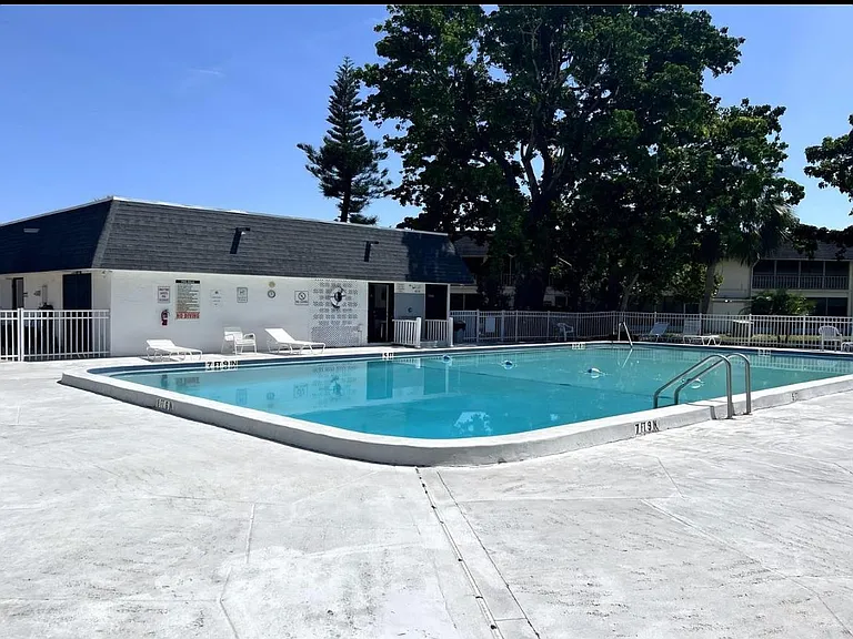 3rd Street Cir W — Photo 42