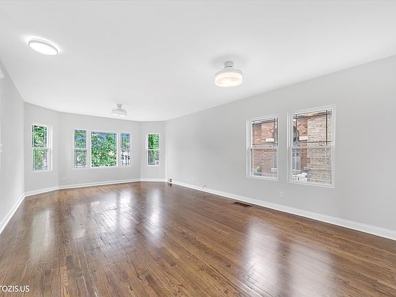 4th image of 3515 N Oriole Ave