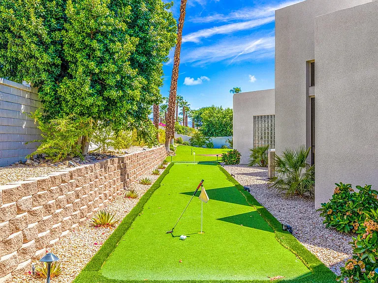Putting green