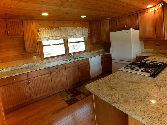 4th image of 12108 Ironwood Dr