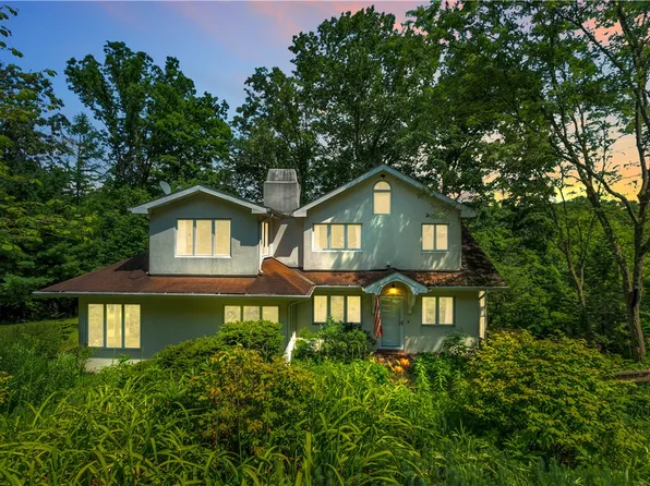 33 Old Fox Hollow Ln, Pittsburgh, PA 15238